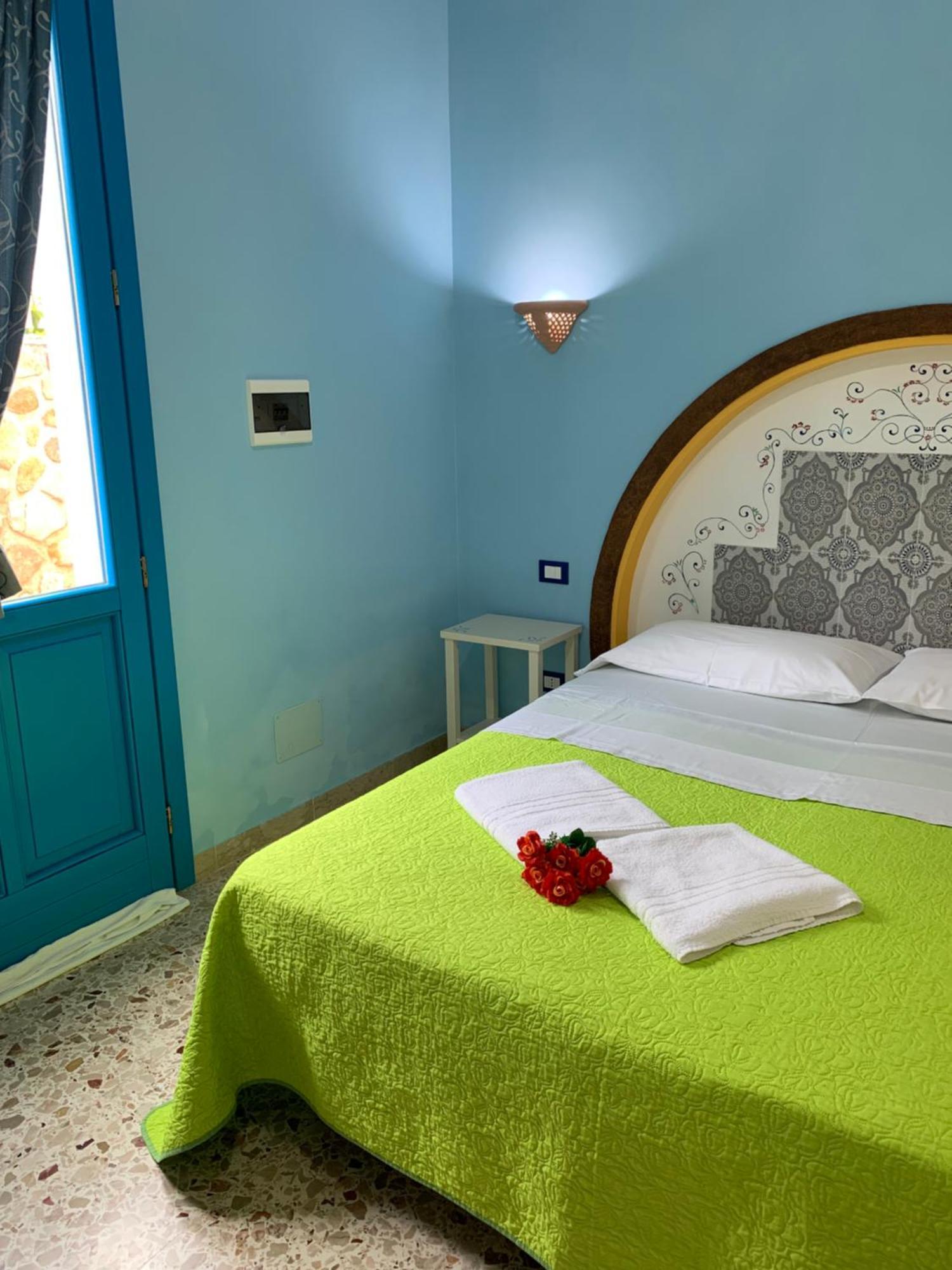 Bed & Breakfast Sole Azzurro Custonaci Exterior foto